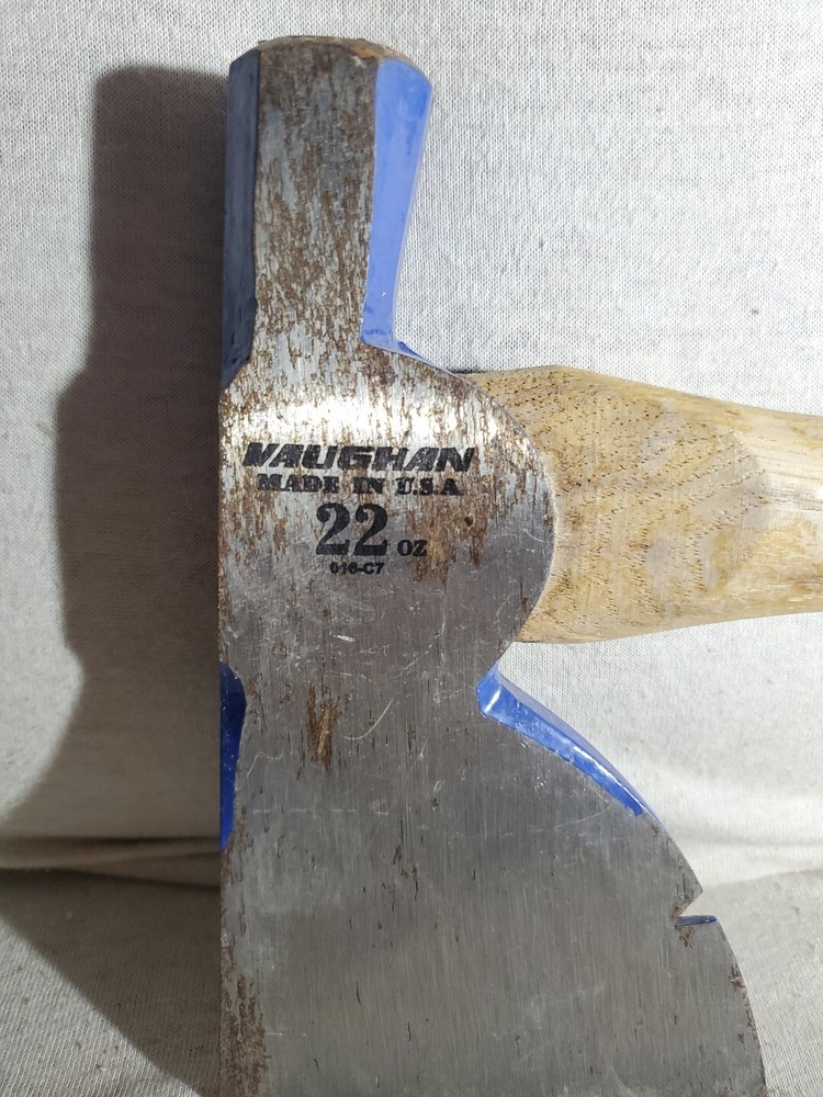 Vaughan 22 Oz Standard Half Hatchet (DD)