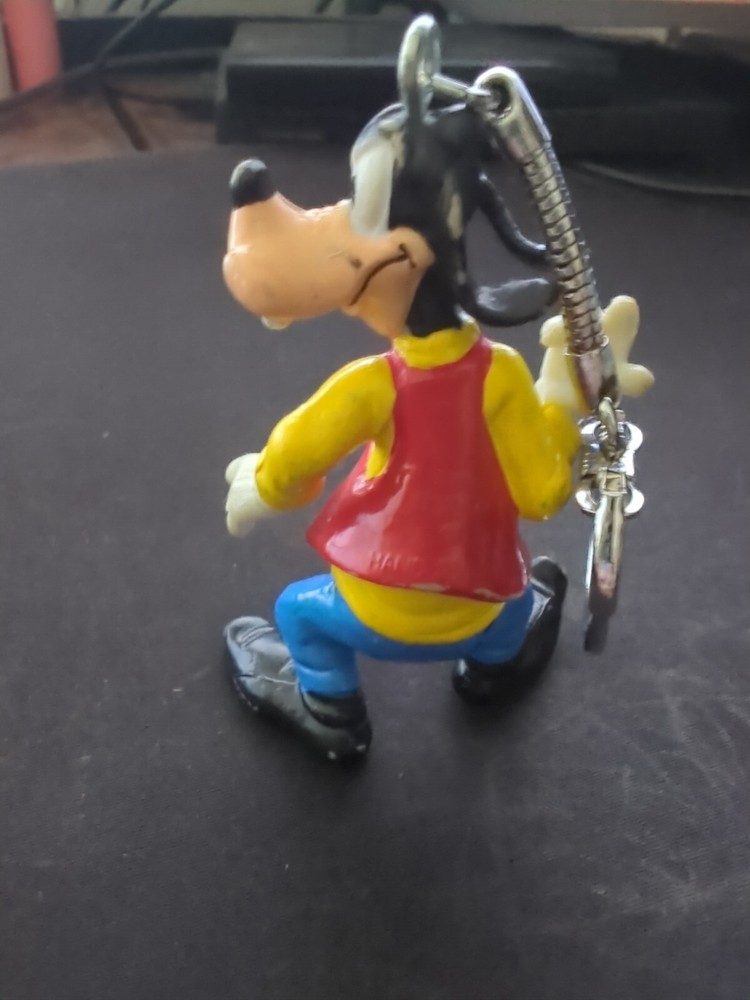 Vintage Disney Handpainted Bullyland Goofy Keyring