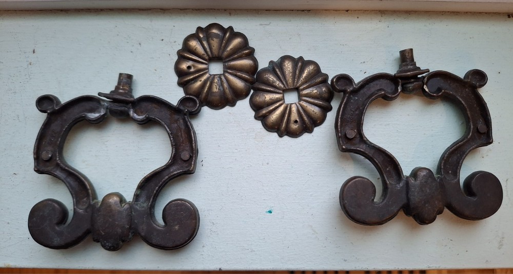 Vtg 2 Solid Brass #7422 Drawer Hanging Pulls w. Backplates