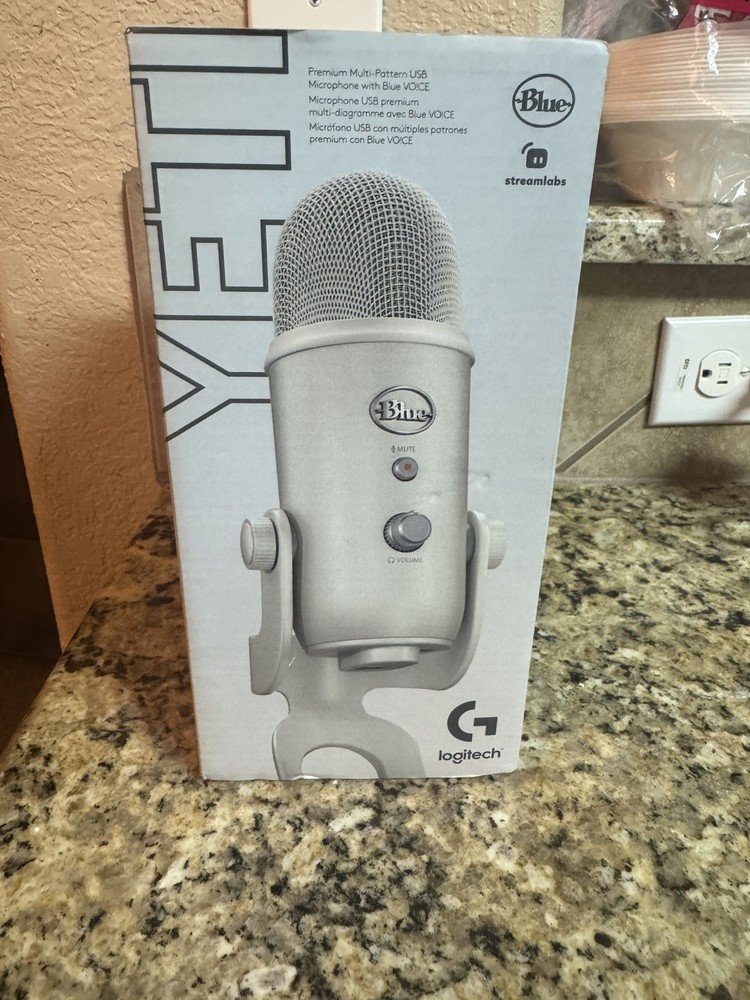 Blue Yeti USB Mic White Mist