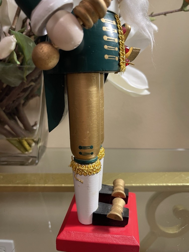 VINTAGE NUTCRACKER RARE PIECE AS IS