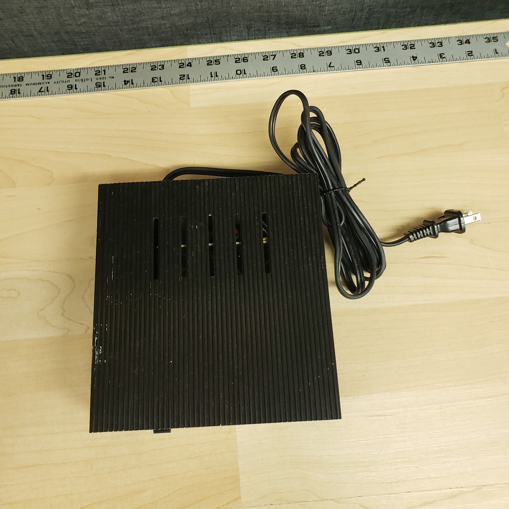 Micronta Regulated 12 Volt Power Supply 278S