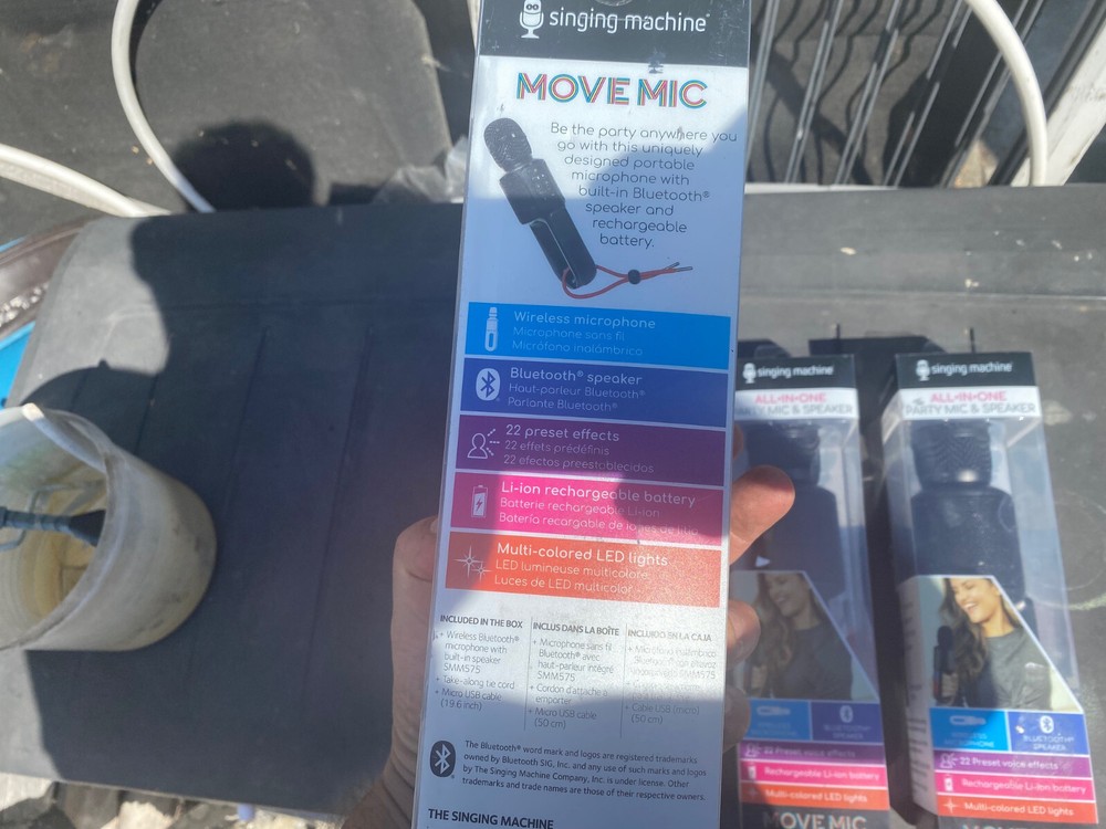 Singing Machine karaoke Move Microphone with Lighting,vocal effects