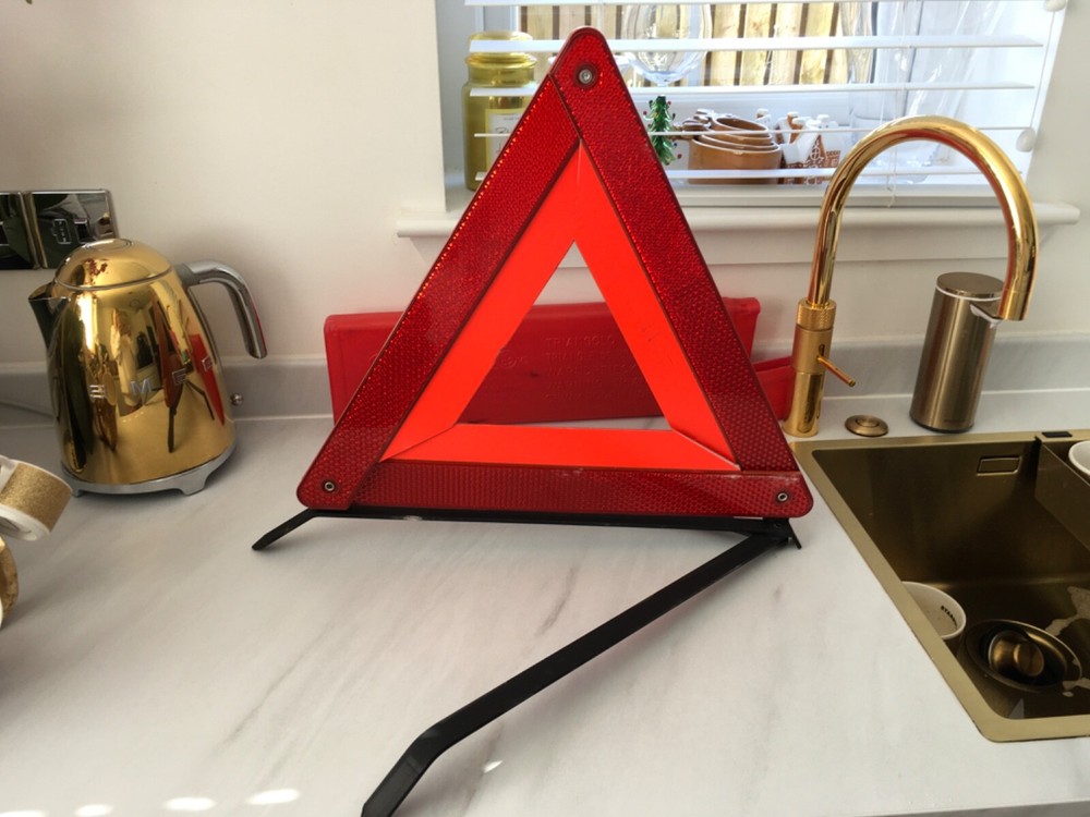 Large Warning Car Triangle Reflective Road Emergency Breakdown Safety Hazard