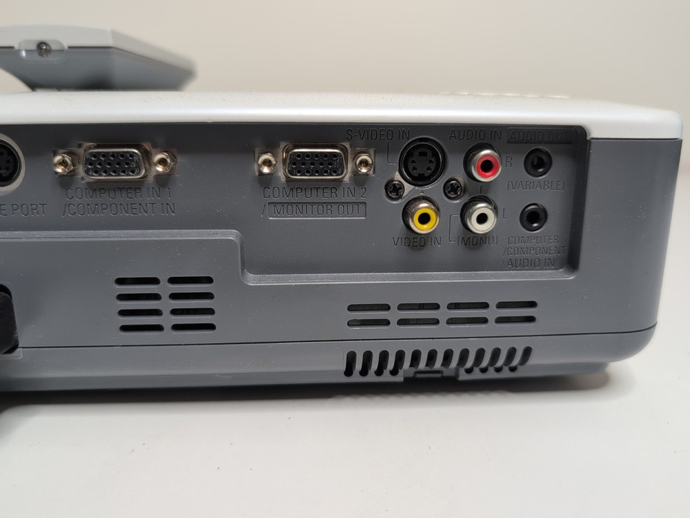 SANYO PRO XTRAX MULTIVERSE PLC-XU75 PROJECTOR Tested