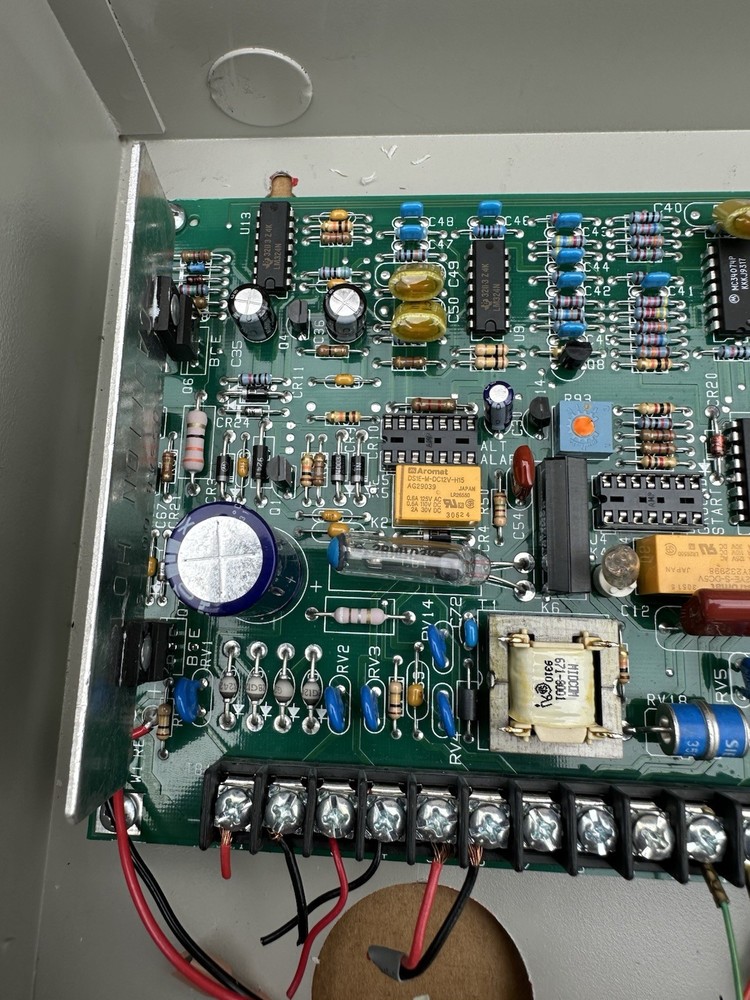 Radionics Omegalarm D4112 E1 Alarm Control Panel Used