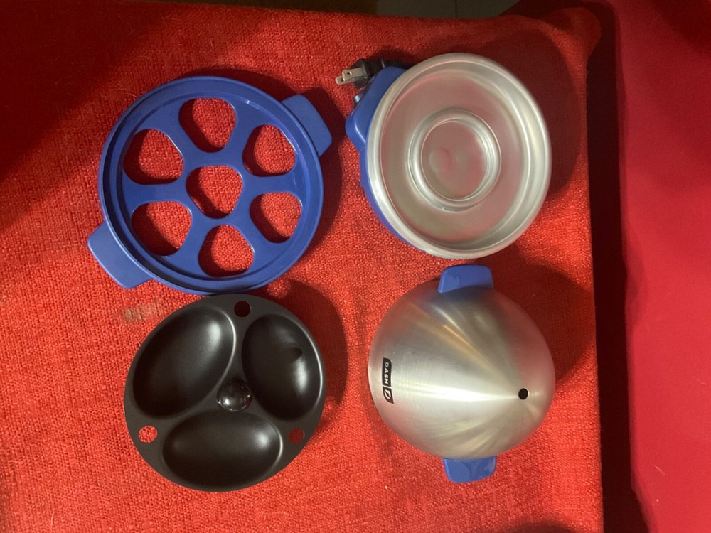 Dash (6) Egg Cooker ..electric