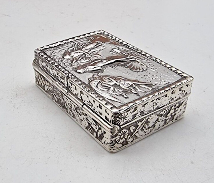 NICE CONTINENTAL .800 GRADE SILVER PILL BOX CIRCA 1930