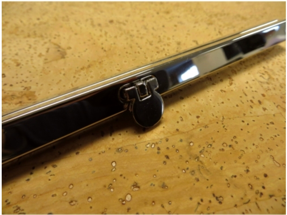 Diva Silver 7 & 1/2 Inch Wallet Frame Closed End with Screws