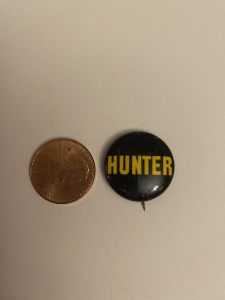 Hunter Pin Back Button P61