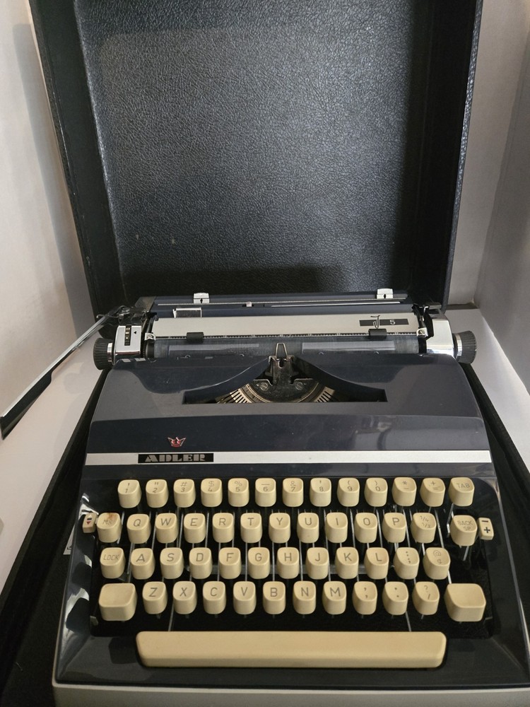 Adler J5 Typewriter With Case