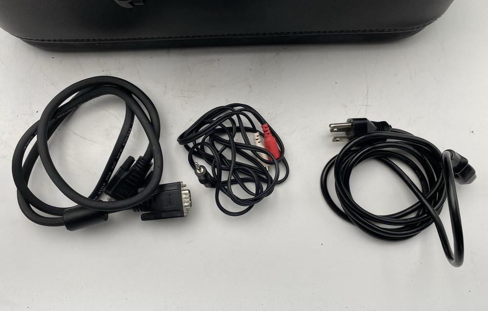 CTX EZPRO 680 Projector w/ Carrying Case & Extras