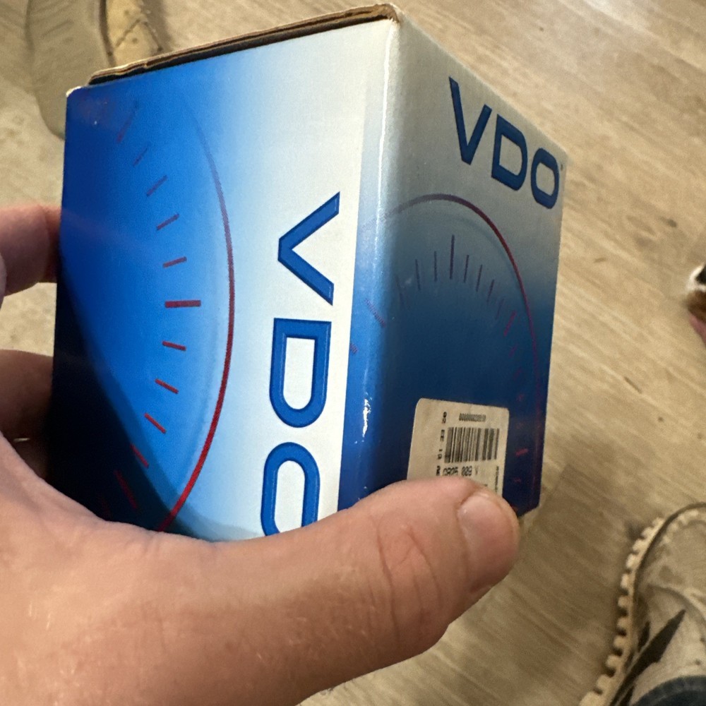 VDO Vision Black 12v Voltmeter #332-103