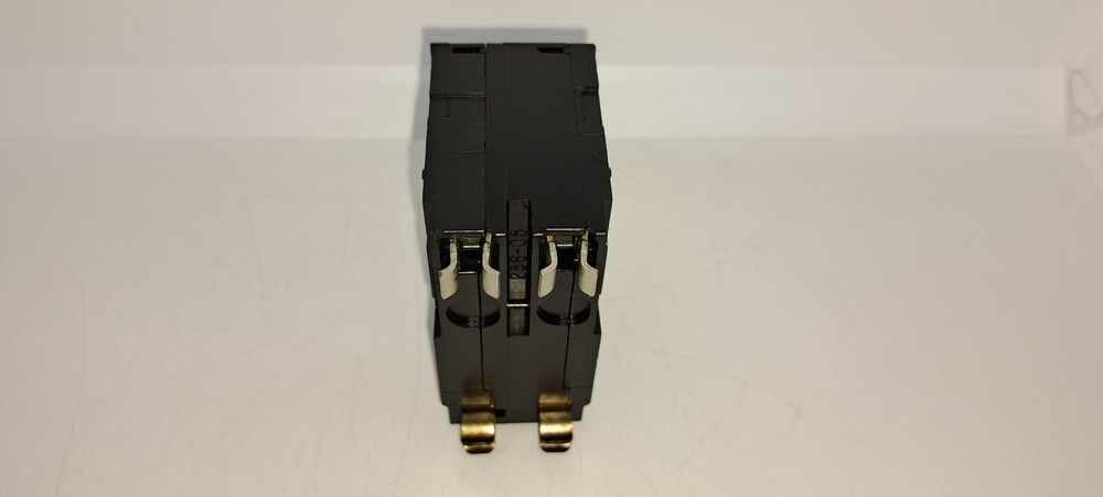 SQUARE D QO200 60 Amp Molded Case Switch Yellow Face