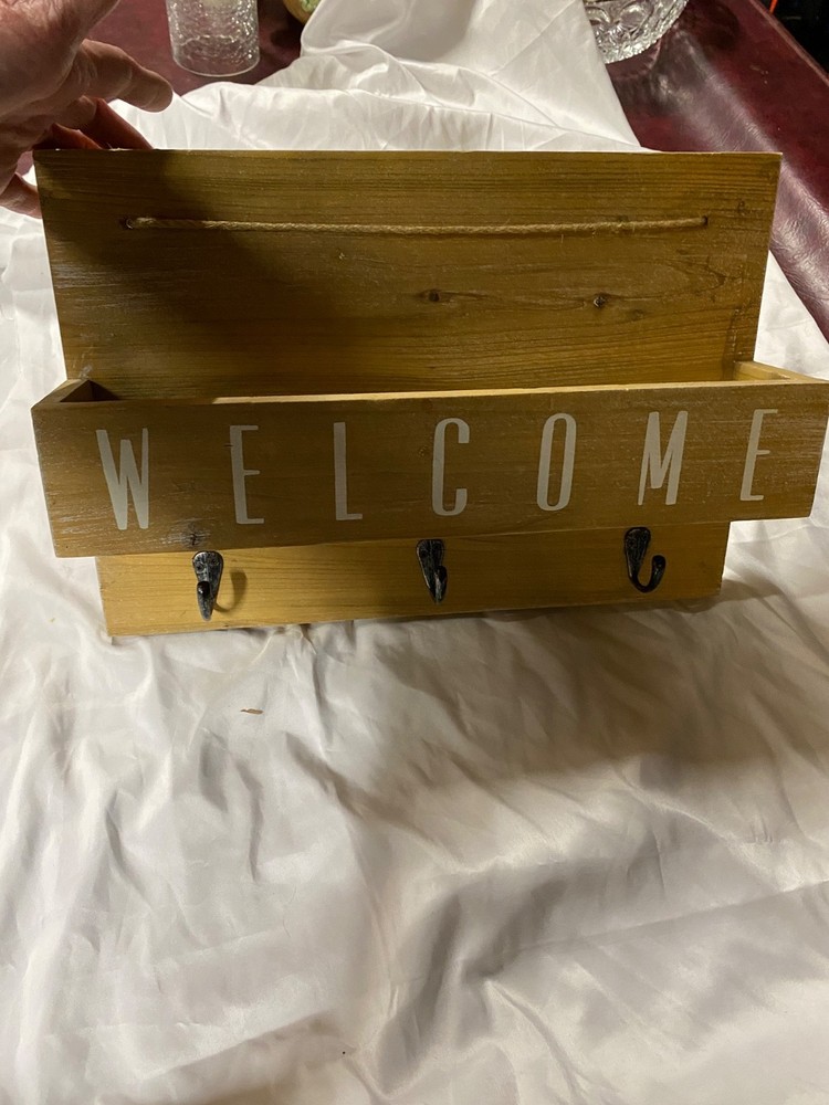 Wall-mounted Key Mail Shelf, Rustic Rack for Keys Letters Bills Coats