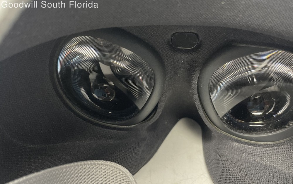 Oculus Gray Classic Adjustable Straps Virtual Reality Headset Not Tested