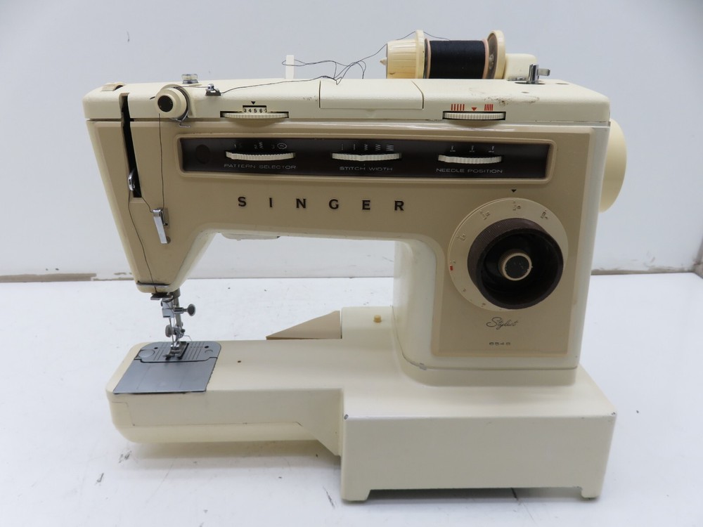 SINGER Stylist 6548 Sewing Machine w/ Case - Untested As-is