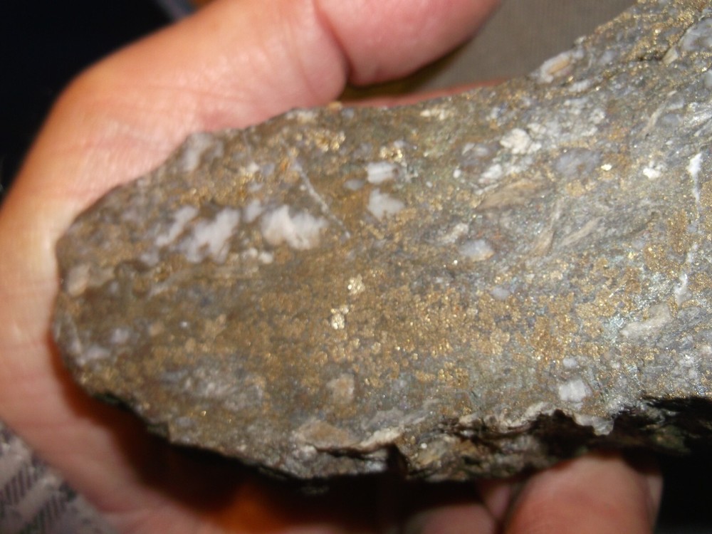 Gold, silver, copper, 345 grams samples ,ore high grade .