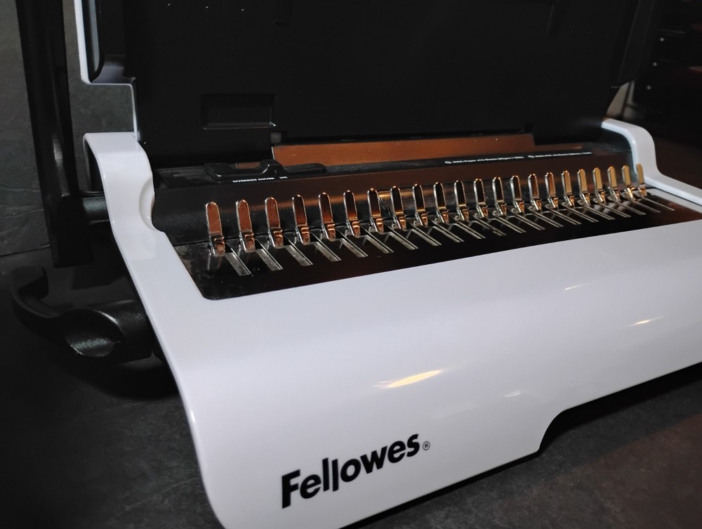 Fellowes Star + 150 50065 Manual Comb Binding Machine Professional Presentation