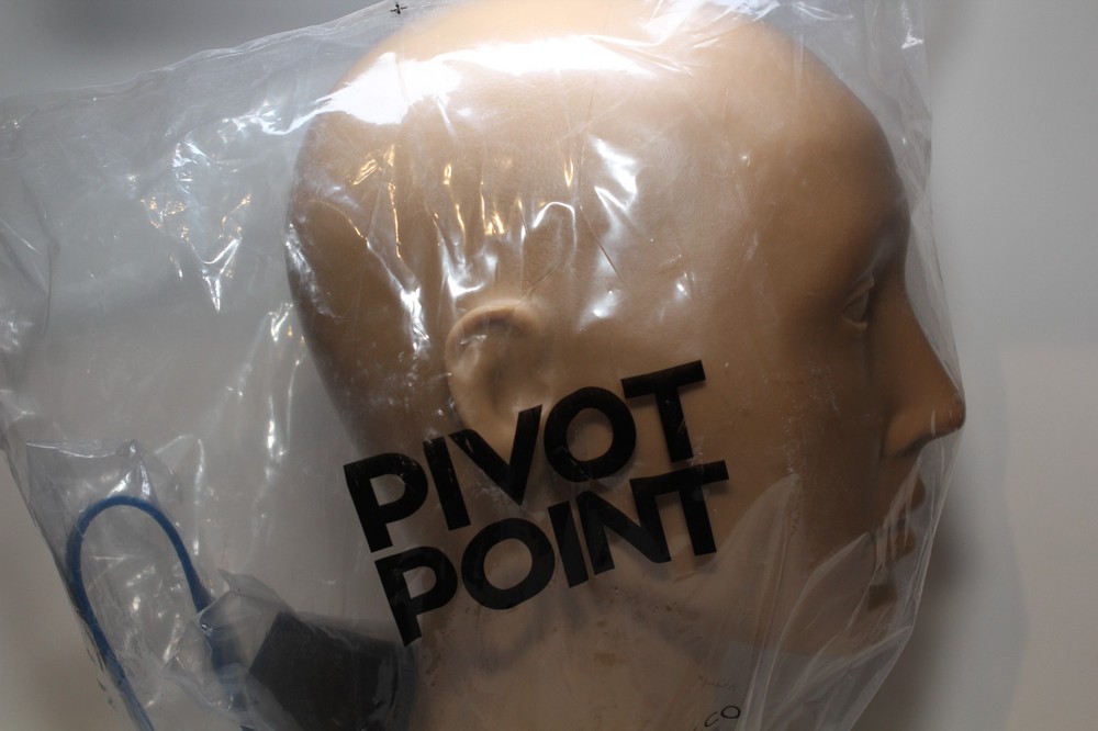 pivot point mannequin head