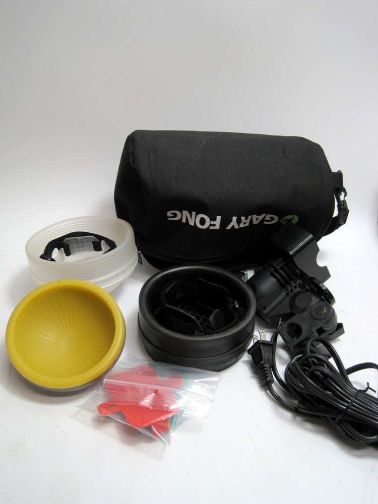 Lightbulb Adapter Gary Fong W/Lightsphere Diffuser Kit