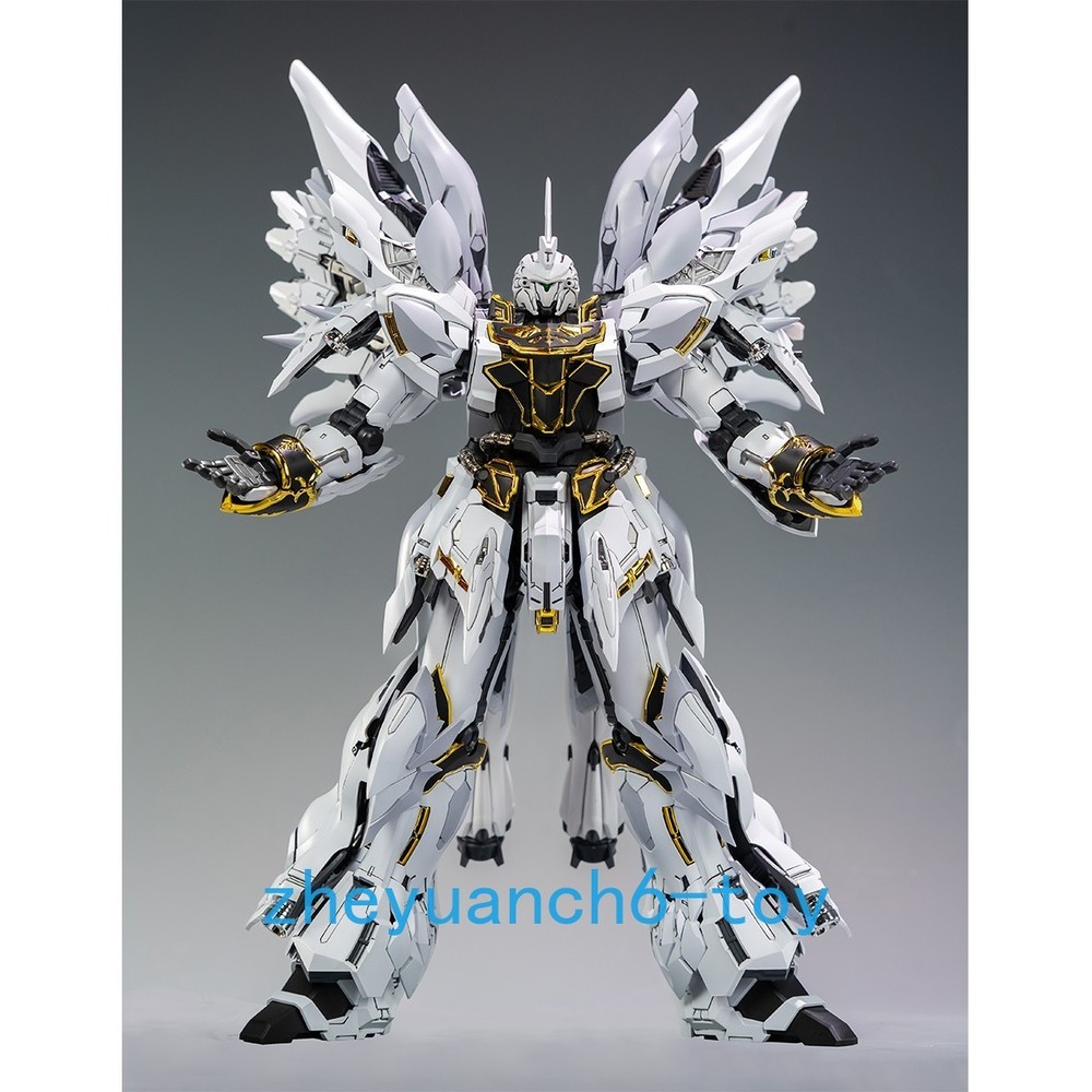 Comet Technology White Triple Speed Sinanju Full Frame 1/100 Model Kit Assembly