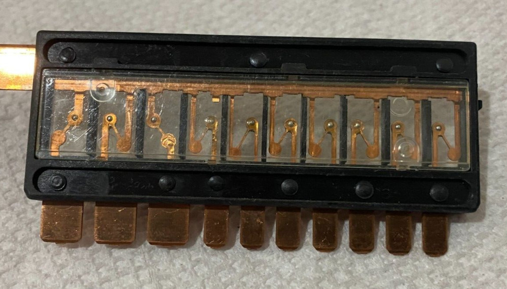 2A1122 Fuse strip