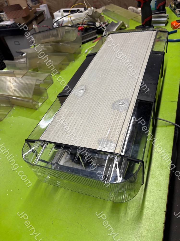 ONE Whelen Edge 9000 Mini BASIC Light Bar 26-28”