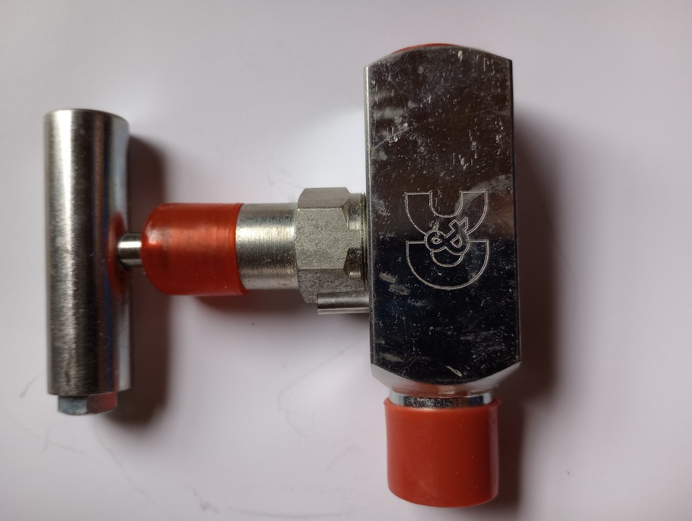 C & C High Pressure Needle Valve