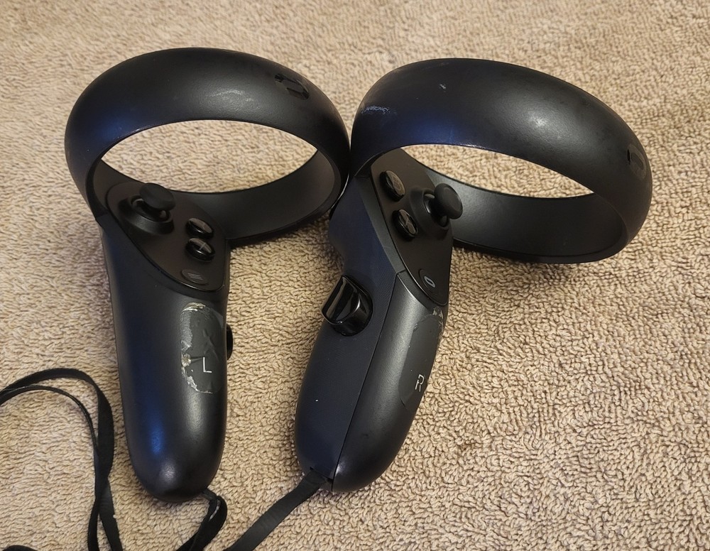 Meta Oculus Quest 1 64GB VR Headset & Controllers - Black