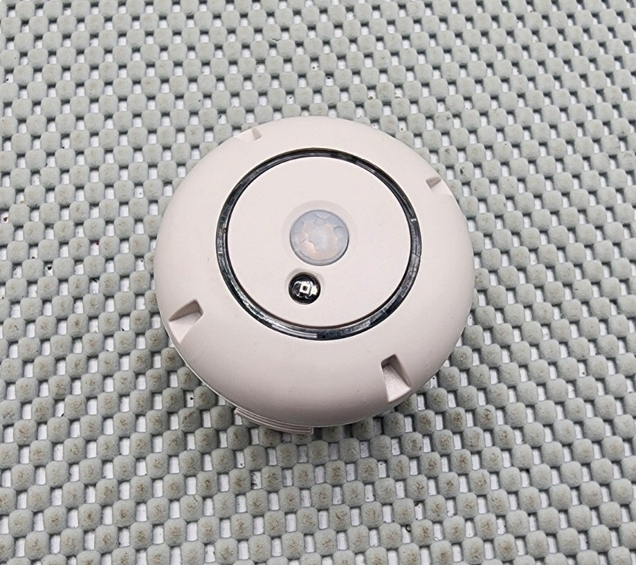 Molex CoreSync Advanced Lighting Sensor Standard White 182089-2000 Low Voltage