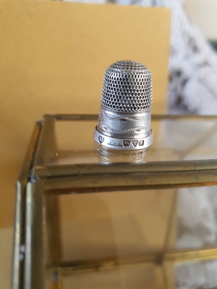 Antique Solid Sterling Silver Thimble; Chester 1907 Size 11