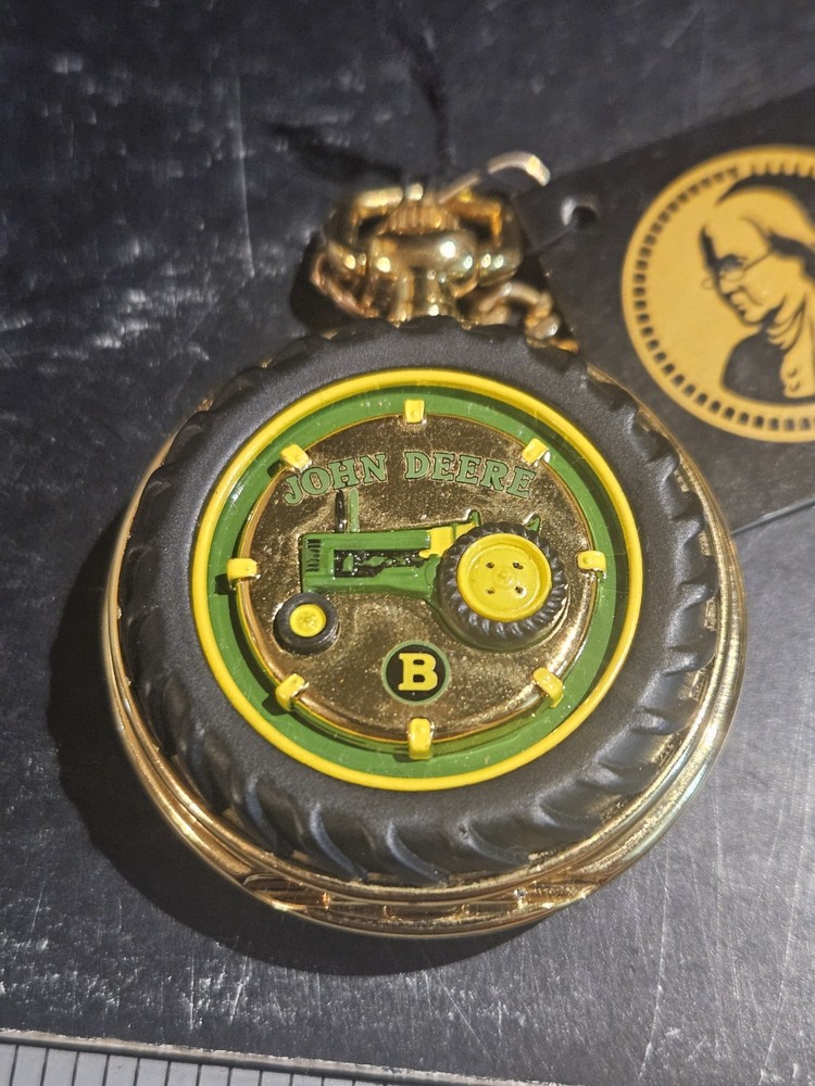FRANKLIN MINT JOHN DEERE MODEL B COLLECTABLE POCKET WATCH B82