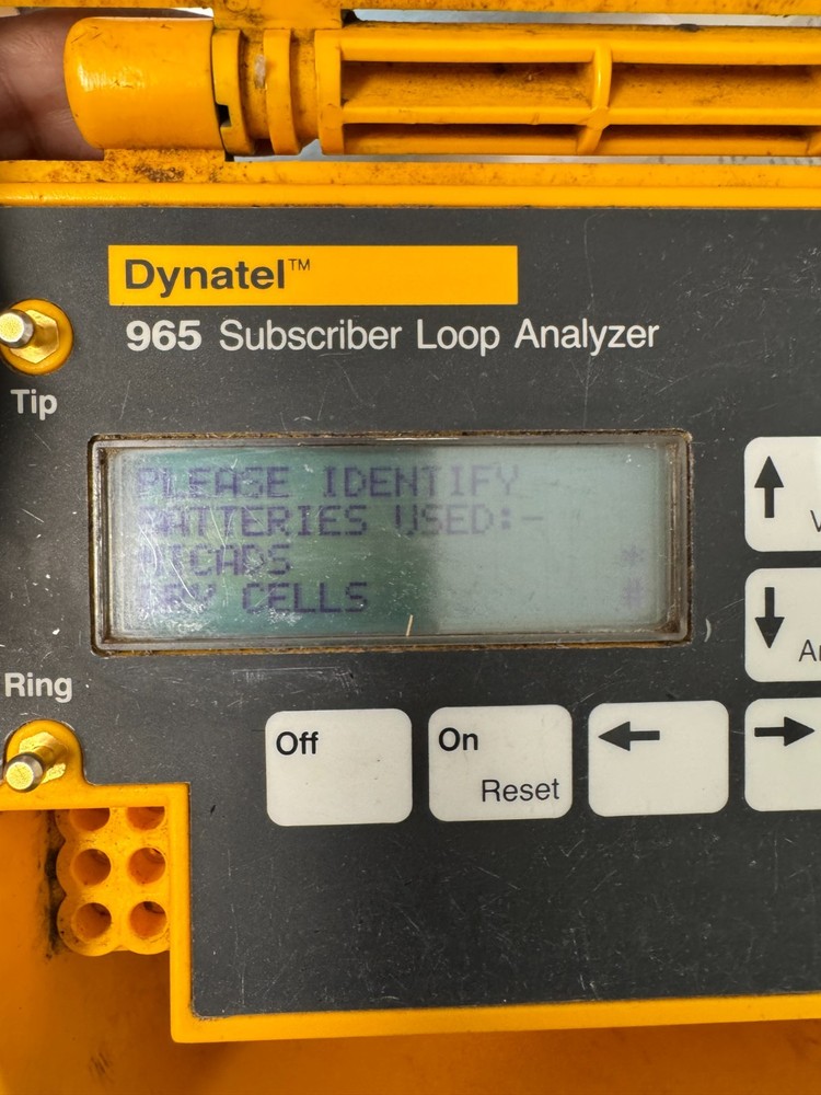 3M Dynatel 965 Subscriber Loop Analyzer Powers On