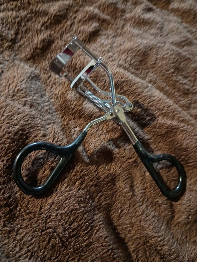 ULTA Eyelash Curler  Spring Loaded (More Round) Quality