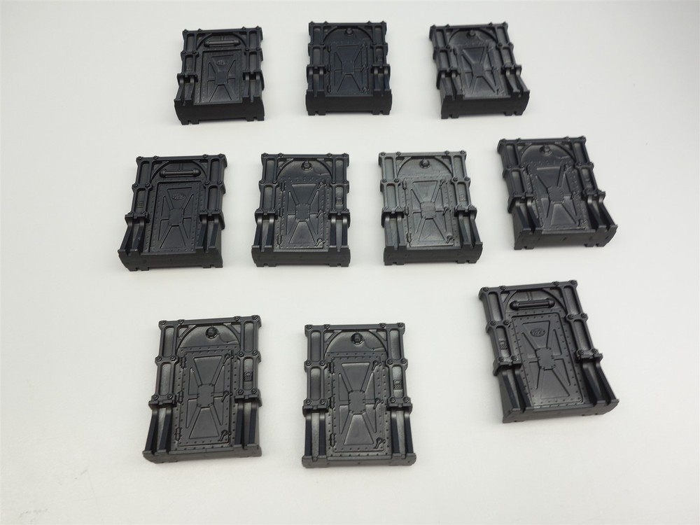 Warhammer 40K: Boarding Action Bulkhead Doors (primed)