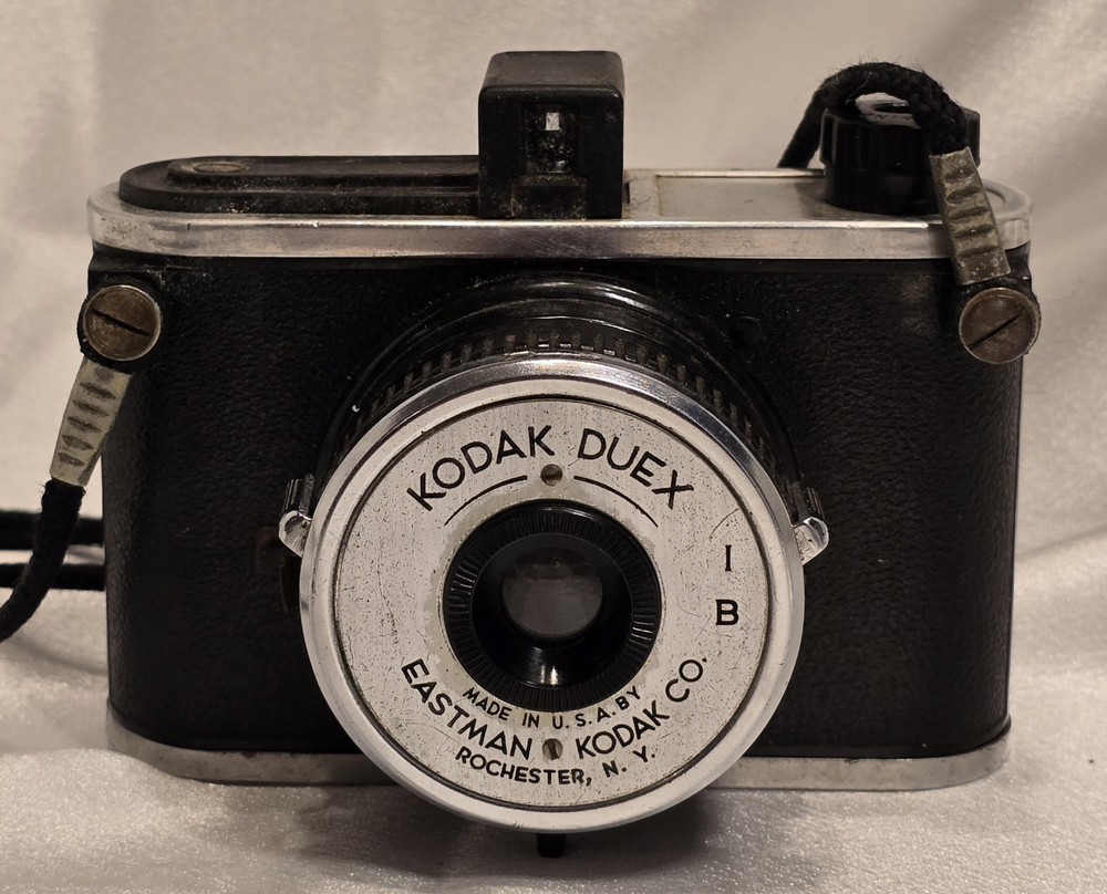 Kodak bakelite Duex camera (bx 77) 1940's