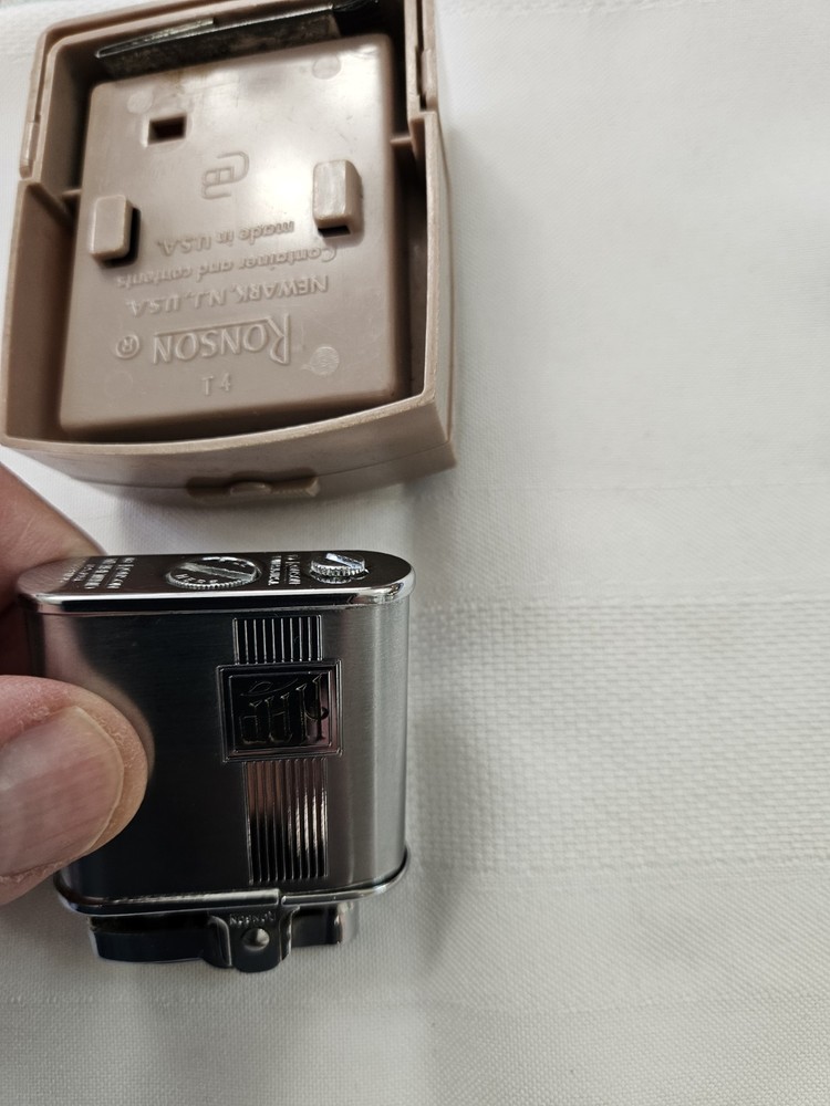 Vintage Ronson Whirlwind Lighter