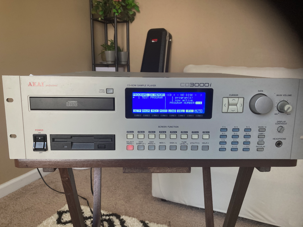 Akai CD3000i Sampler NEW DISPLAY SCSI, WORKING CD