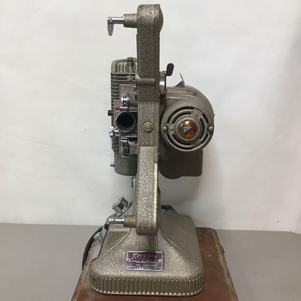 VNTG Working Keystone Regal K109 8mm Projector with Case
