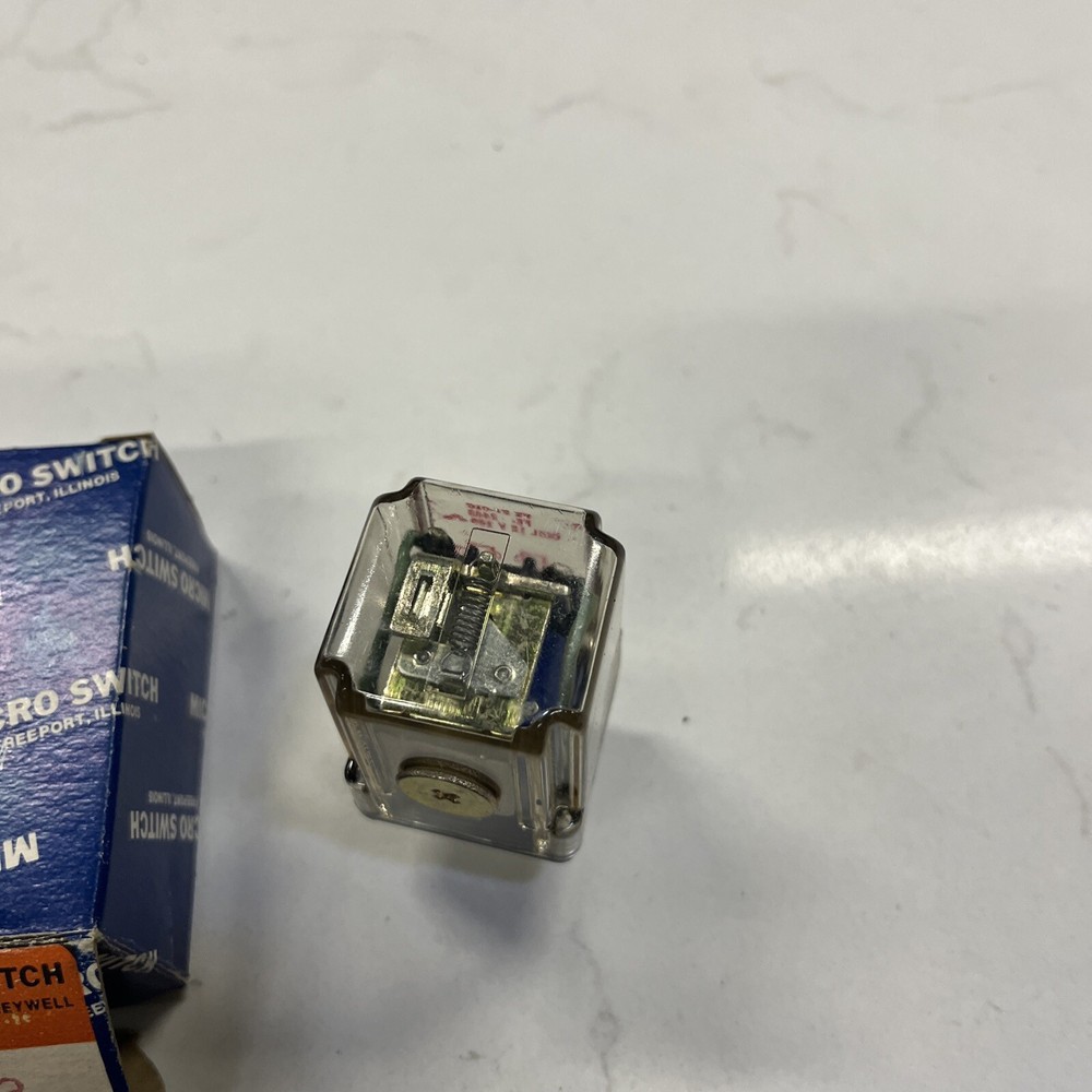 Honeywell 2443 4/ 76 Micro Switch