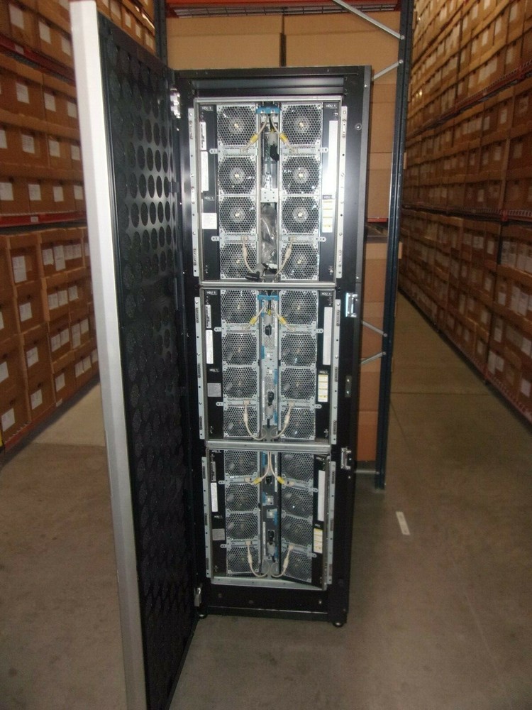 HP XP P9500 (eXtended Platform)  STORAGE WORKS DATA STORAGE DISK ARRAY