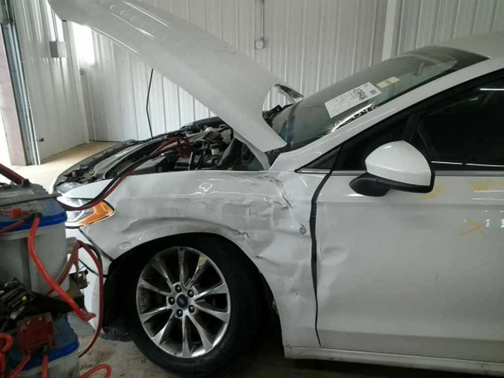 FUSION 2017 High Mounted Stop Light 104824032