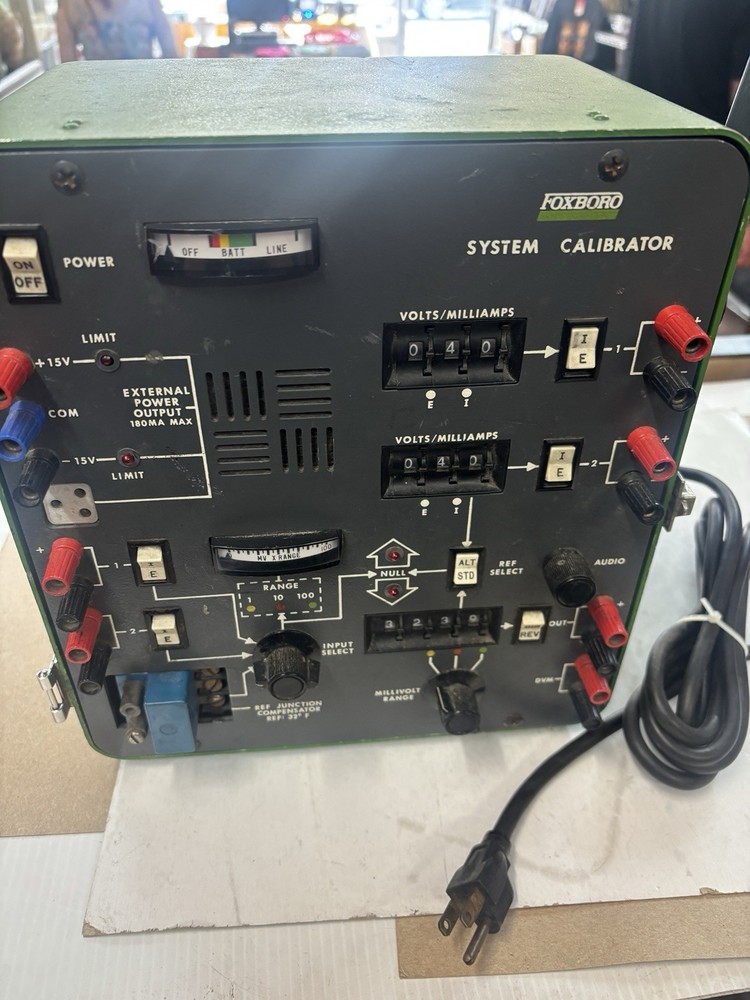 FOXBORO 2AT-CAL SPEC 200 SYSTEM CALIBRATOR