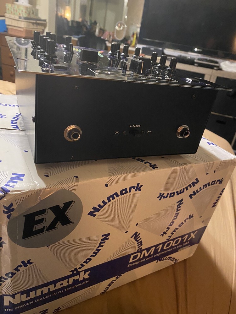 Numark DM1001X DJ Turntable Mixer CHROME