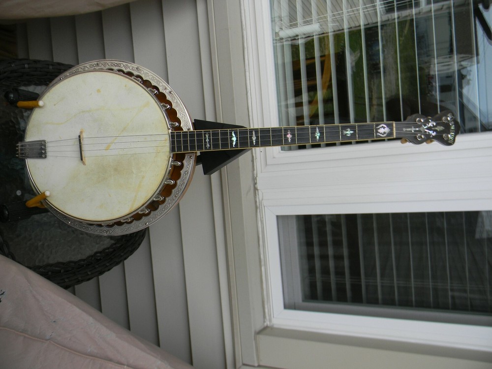 WASHBURN VINTAGE TENOR BANJO  ("NICE")