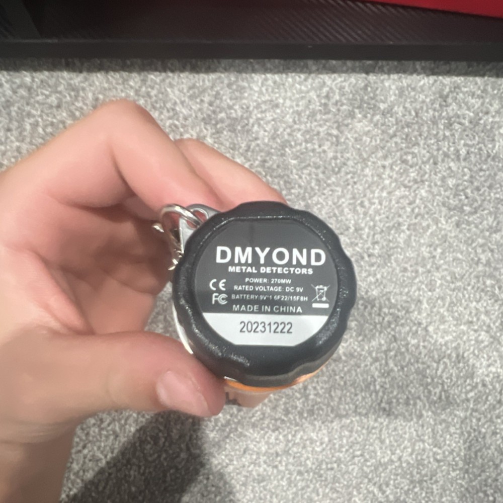 DMYOND Pinpointer Metal Detector Orange Handheld Model 20231222