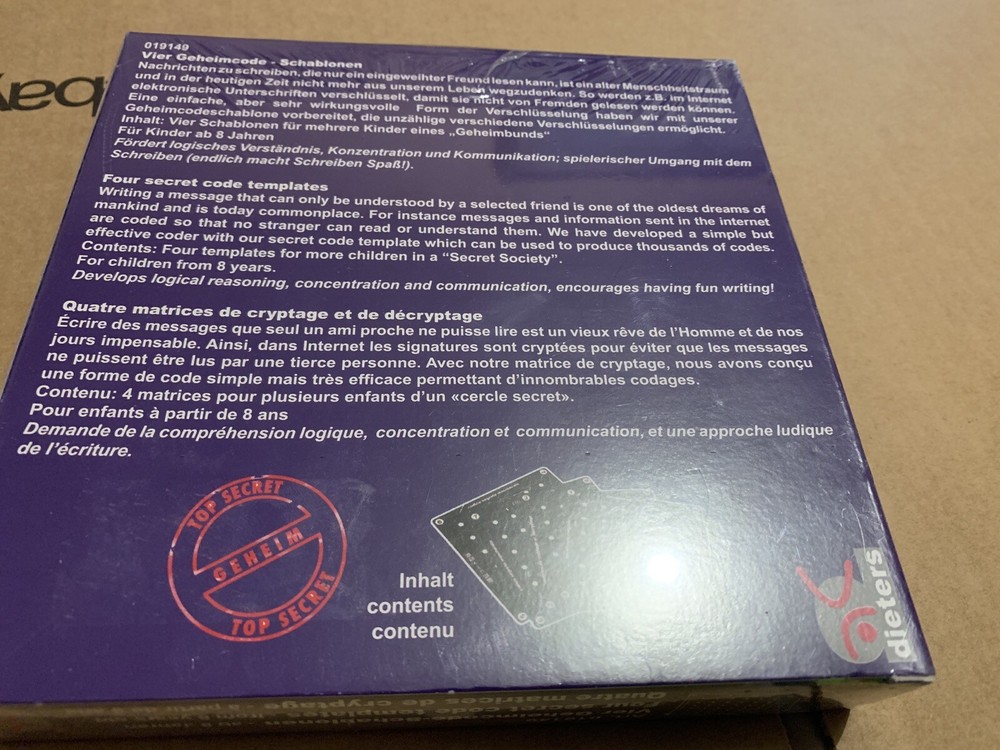 Vier Geheimcode-Schablonen: Four Secret Code Templates