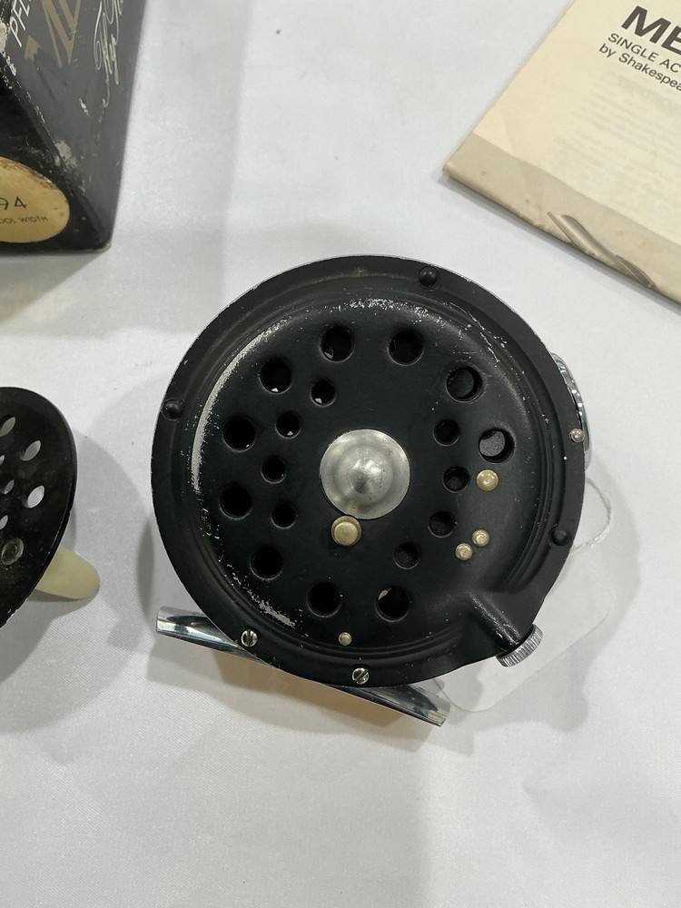 Pflueger Medalist 1494 and Spare Spool Excellent Plus Condition