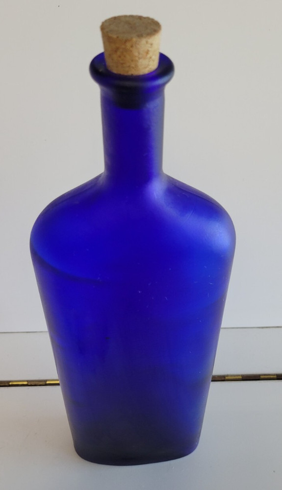 COBALT BLUE SLIM BOTTLE SOLID DESIGN 12 INCHES HOLDS 36 OZS